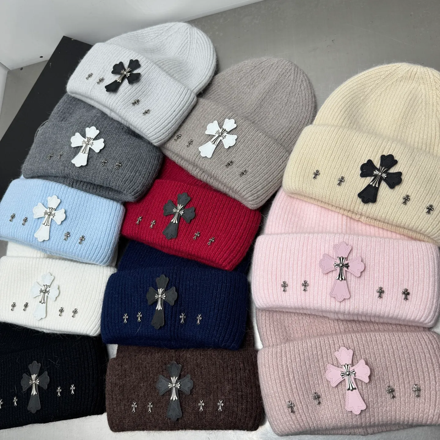 Crow heart rabbit fur knitted hat